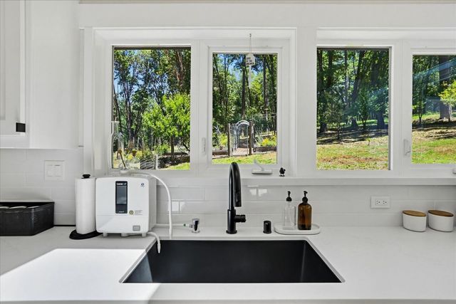 14381 Sunrock Rd, Nevada City, CA 95959