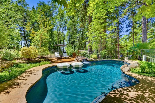 14381 Sunrock Rd, Nevada City, CA 95959