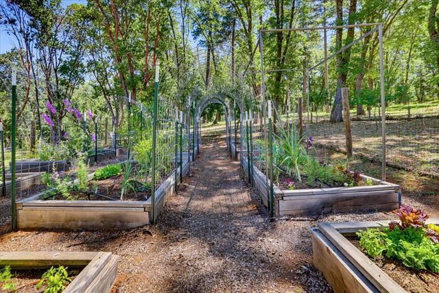 14381 Sunrock Rd, Nevada City, CA 95959