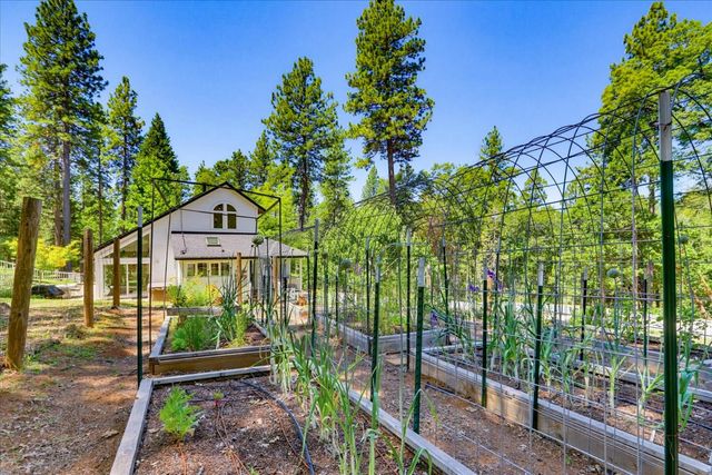 14381 Sunrock Rd, Nevada City, CA 95959