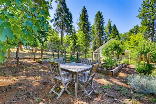 14381 Sunrock Rd, Nevada City, CA 95959