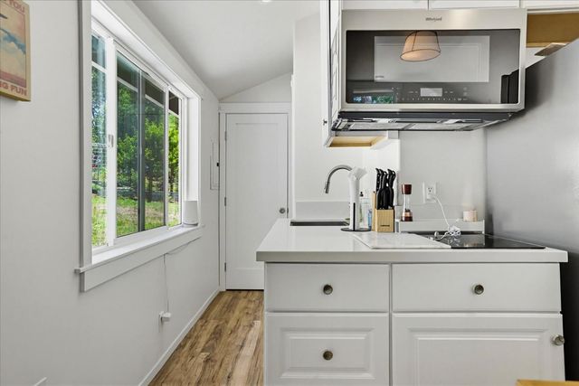 14381 Sunrock Rd, Nevada City, CA 95959