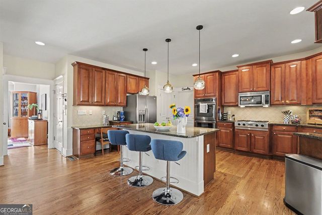 589 Vinings Springs Drive SE, Mableton, GA 30126