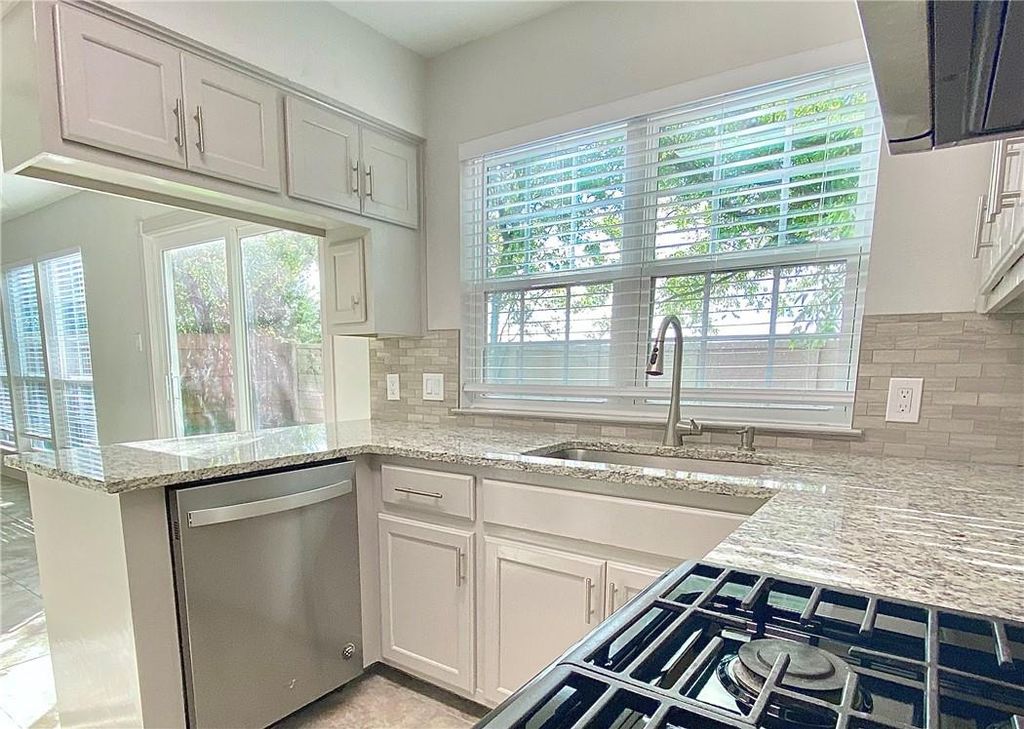 1402 Hyridge CIR, Round Rock, TX 78664