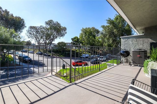 25987 Via Pera, Mission Viejo, CA 92691
