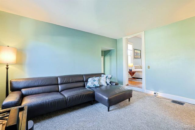 1075 Willow Avenue, Glendale, OH 45246