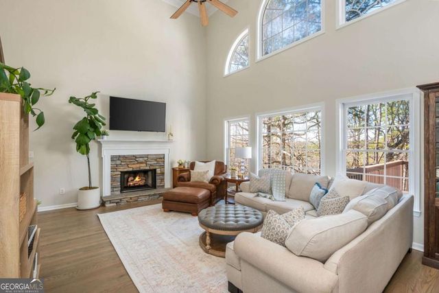 210 Glenhaven Way, Woodstock, GA 30188