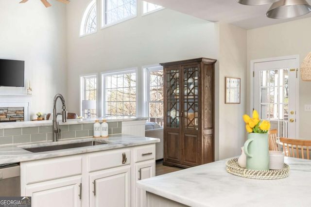 210 Glenhaven Way, Woodstock, GA 30188