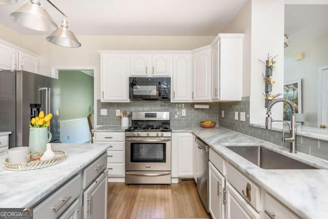 210 Glenhaven Way, Woodstock, GA 30188