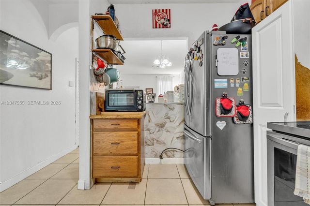 17820 NW 73rd Ave 103-1, Hialeah, FL 33015