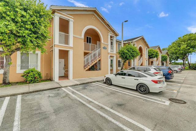 17820 NW 73rd Ave 103-1, Hialeah, FL 33015