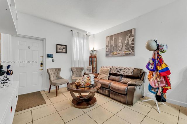 17820 NW 73rd Ave 103-1, Hialeah, FL 33015