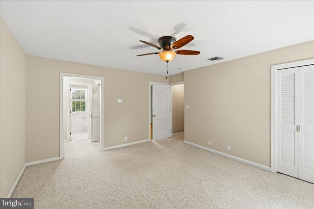 305 N RED HILL RD, Martinsburg, WV 25401
