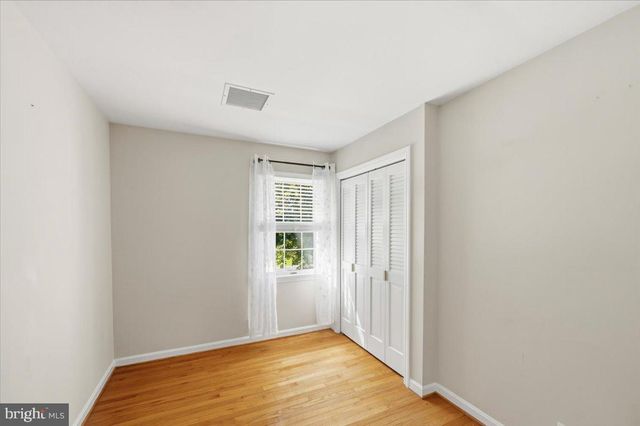 305 N RED HILL RD, Martinsburg, WV 25401