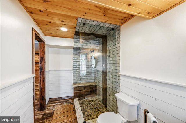 305 N RED HILL RD, Martinsburg, WV 25401