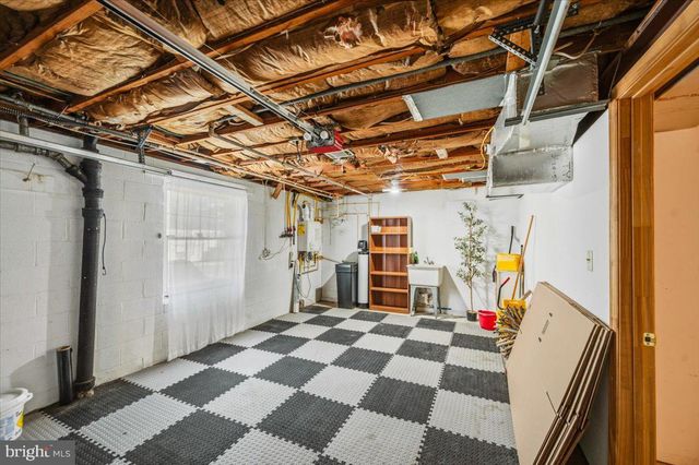 305 N RED HILL RD, Martinsburg, WV 25401