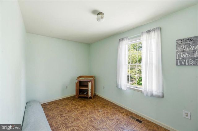 305 N RED HILL RD, Martinsburg, WV 25401