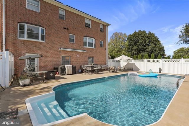 305 N RED HILL RD, Martinsburg, WV 25401