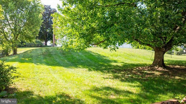 305 N RED HILL RD, Martinsburg, WV 25401