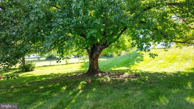 305 N RED HILL RD, Martinsburg, WV 25401