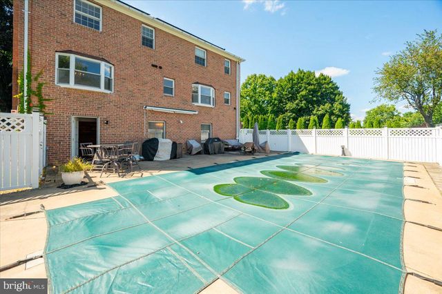 305 N RED HILL RD, Martinsburg, WV 25401