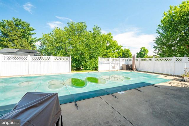 305 N RED HILL RD, Martinsburg, WV 25401