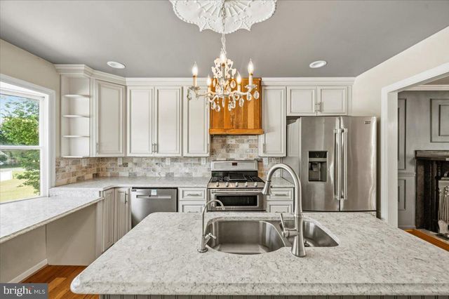 305 N RED HILL RD, Martinsburg, WV 25401