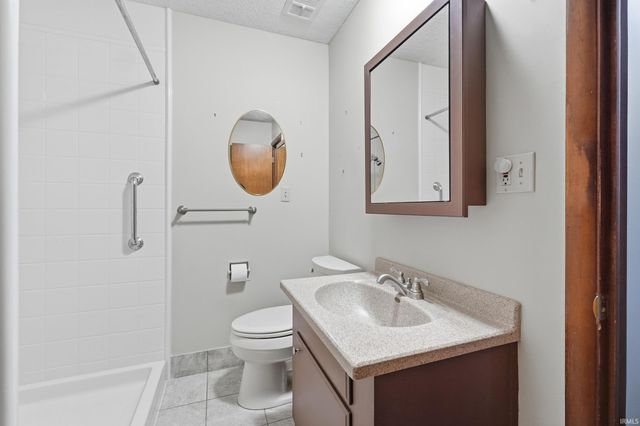 2424 N Berthaud Road, New Haven, IN 46774