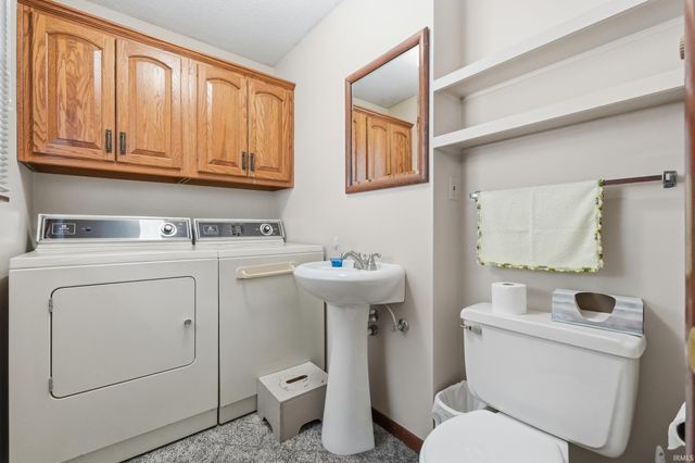 2424 N Berthaud Road, New Haven, IN 46774