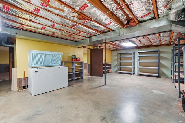 2424 N Berthaud Road, New Haven, IN 46774