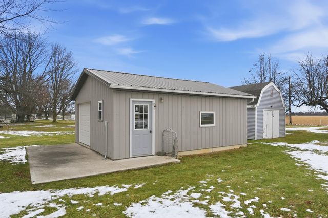 2424 N Berthaud Road, New Haven, IN 46774