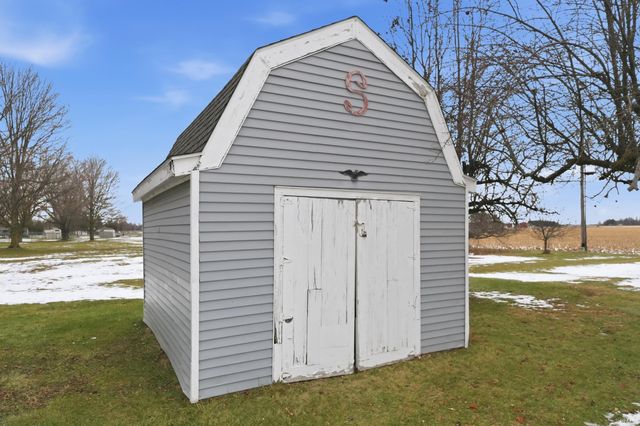 2424 N Berthaud Road, New Haven, IN 46774