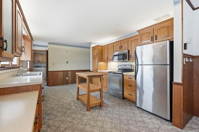 2424 N Berthaud Road, New Haven, IN 46774