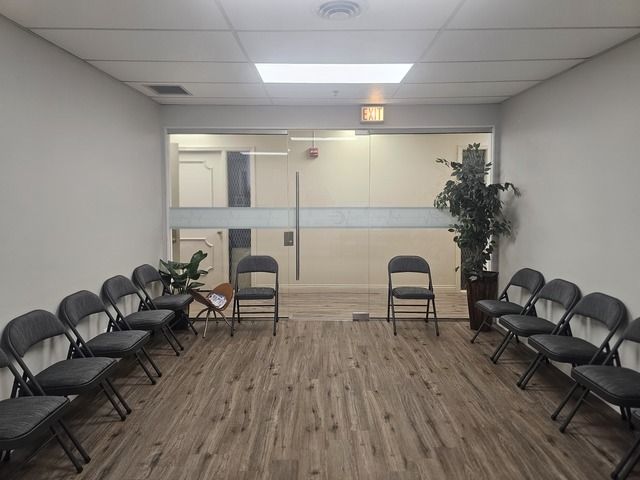 10540 W Cermak Road 2, Westchester, IL 60154