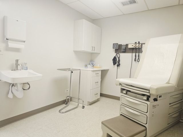 10540 W Cermak Road 2, Westchester, IL 60154