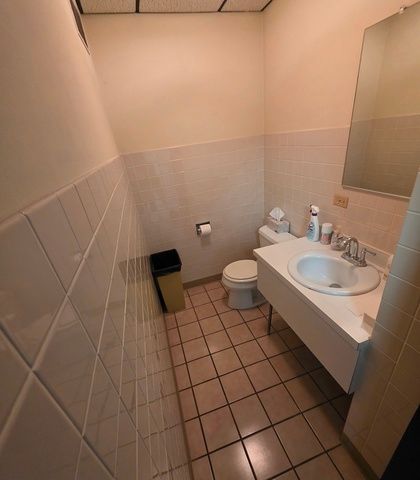 10540 W Cermak Road 2, Westchester, IL 60154