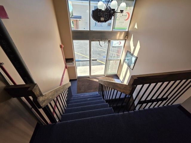 10540 W Cermak Road 2, Westchester, IL 60154