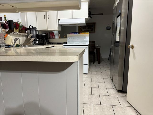 6135 Heatherbrook Drive, Houston, TX 77085