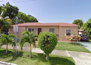 3200 SW 2nd St, Miami, FL 33135