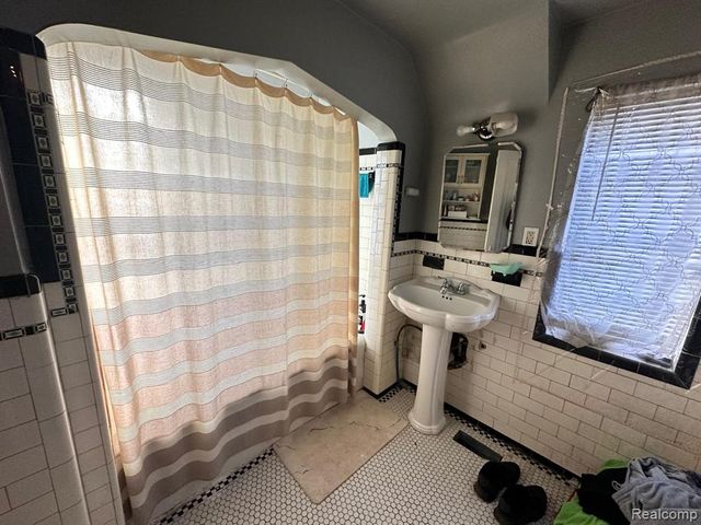 14901 Terry Street, Detroit, MI 48227