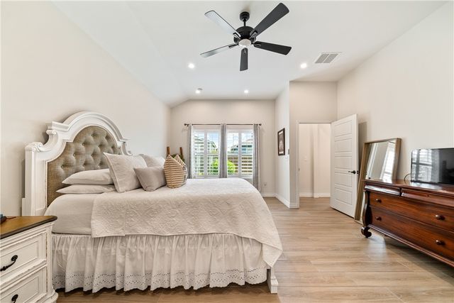101 Webb St, Odem, TX 78370