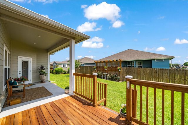 101 Webb St, Odem, TX 78370