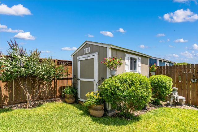 101 Webb St, Odem, TX 78370