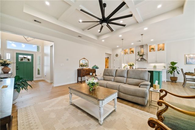 101 Webb St, Odem, TX 78370