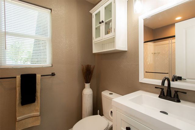 6120 Payne Road, Log Cabin, TX 75148