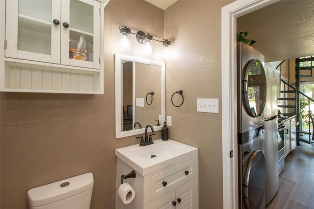 6120 Payne Road, Log Cabin, TX 75148