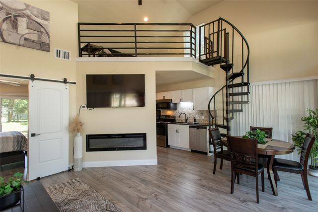 6120 Payne Road, Log Cabin, TX 75148