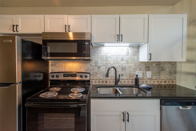 6120 Payne Road, Log Cabin, TX 75148