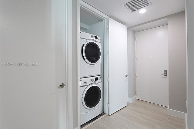 500 Brickell Ave 4110, Miami, FL 33131