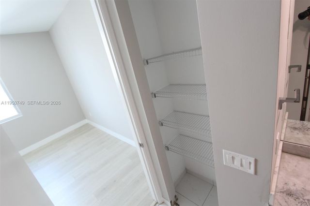 500 Brickell Ave 4110, Miami, FL 33131